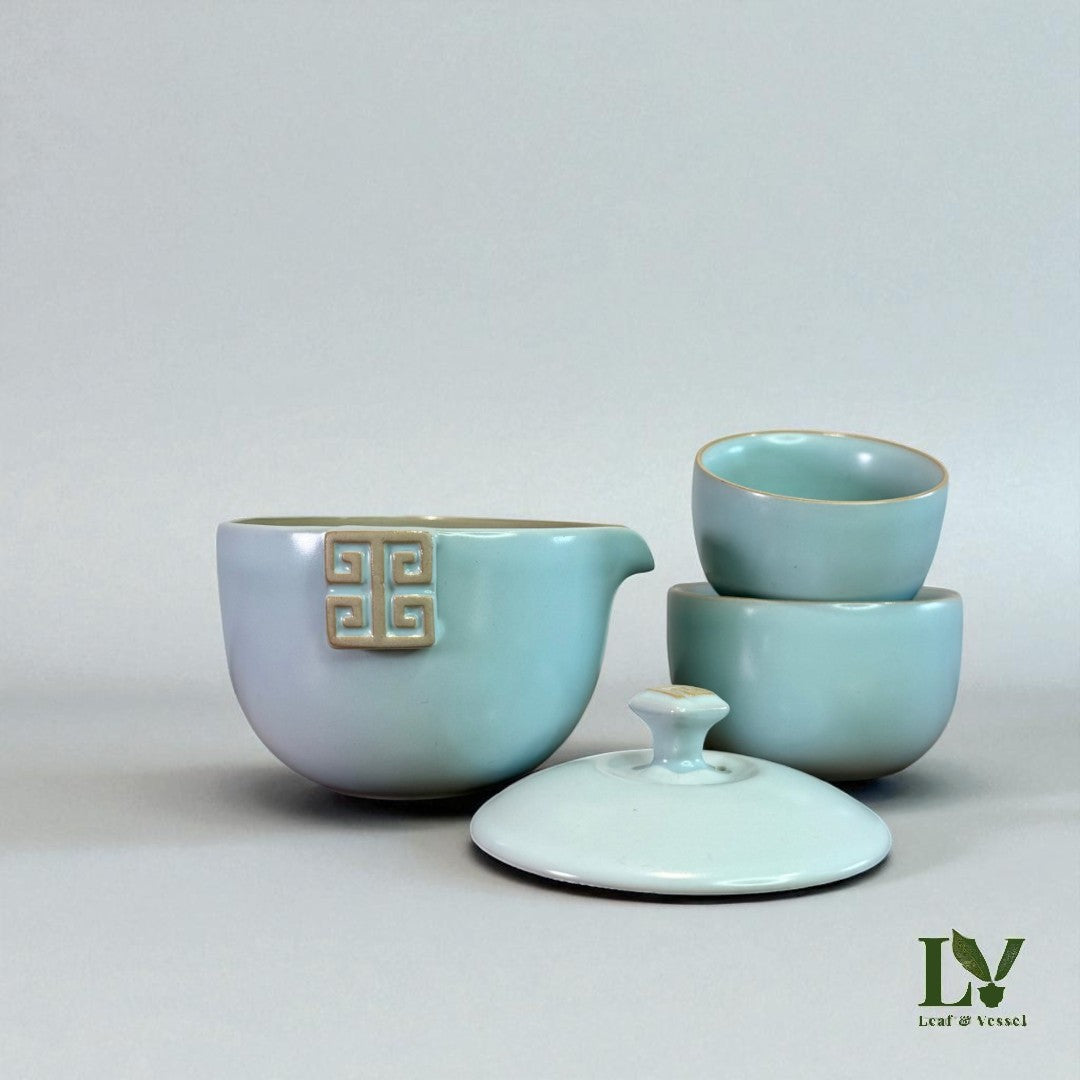"Unbroken Line"  5 Piece Covered Bowl/Gaiwan Tea Set
